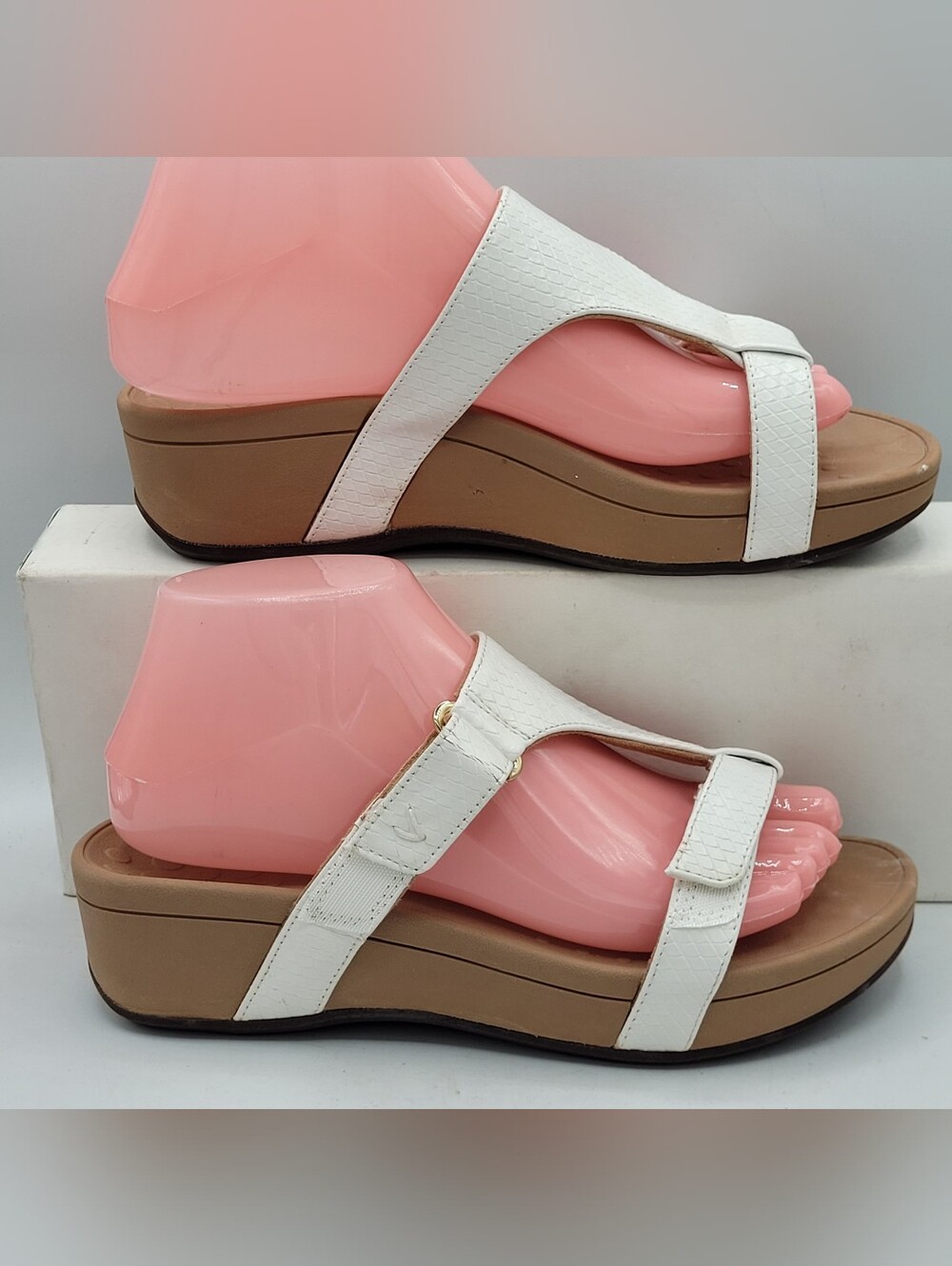 Vionic Ellie  Wedge Sandals Size 7